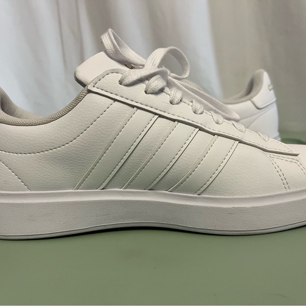 Adidas women’s size 8 white on white Grand Court Cloudfoam Comfort pre-loved. - Picture 3 of 13